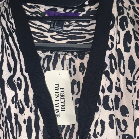 NWT forever 21 Chic Leopard Print Black Dress size s - Picture 3 of 9